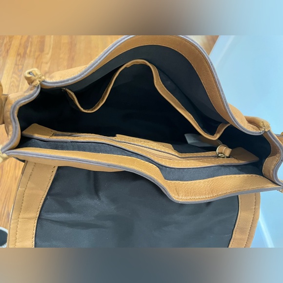 Lucky Brand Crossbody Bag - Picture 9 of 9